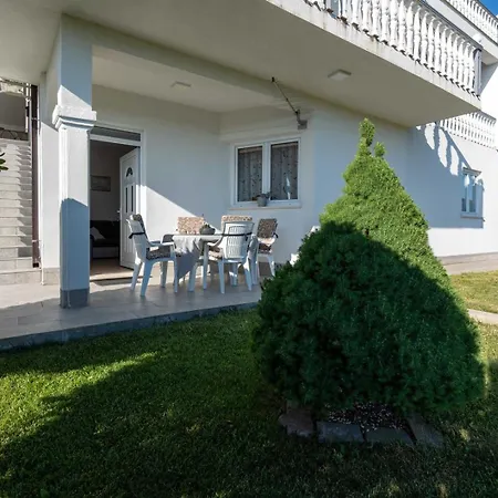 Nella Apartamento